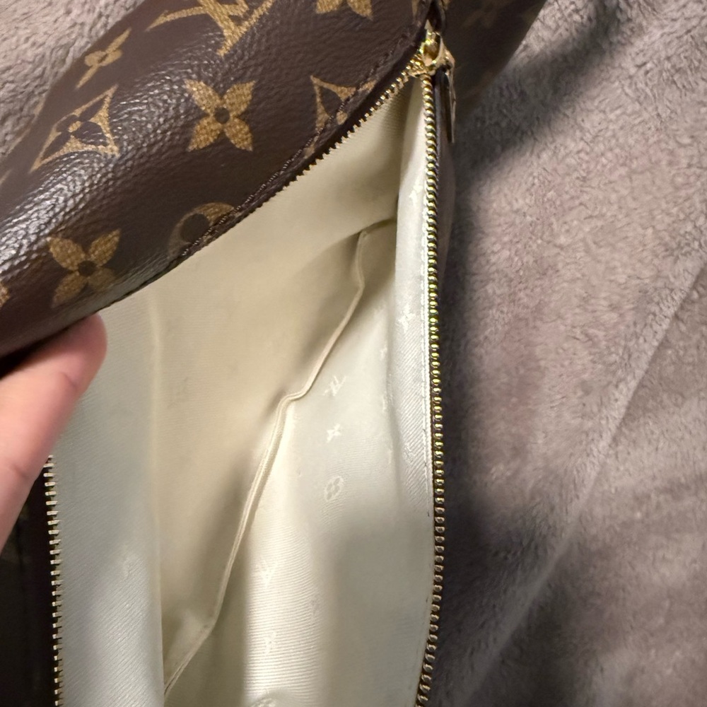 Louis Vuitton Brown and Tan Monogram Crossbody Bag - Picture 7 of 9